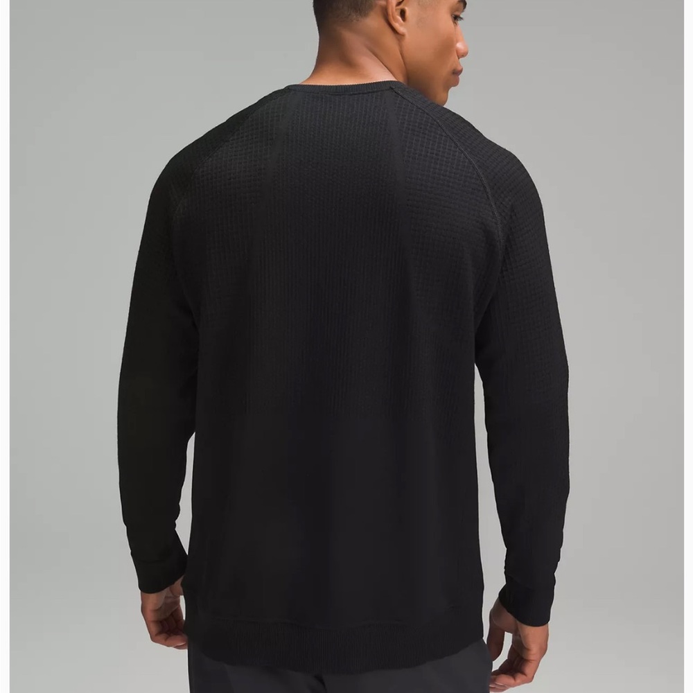 Engineered warmth LS Crew - Picture 2 of 3